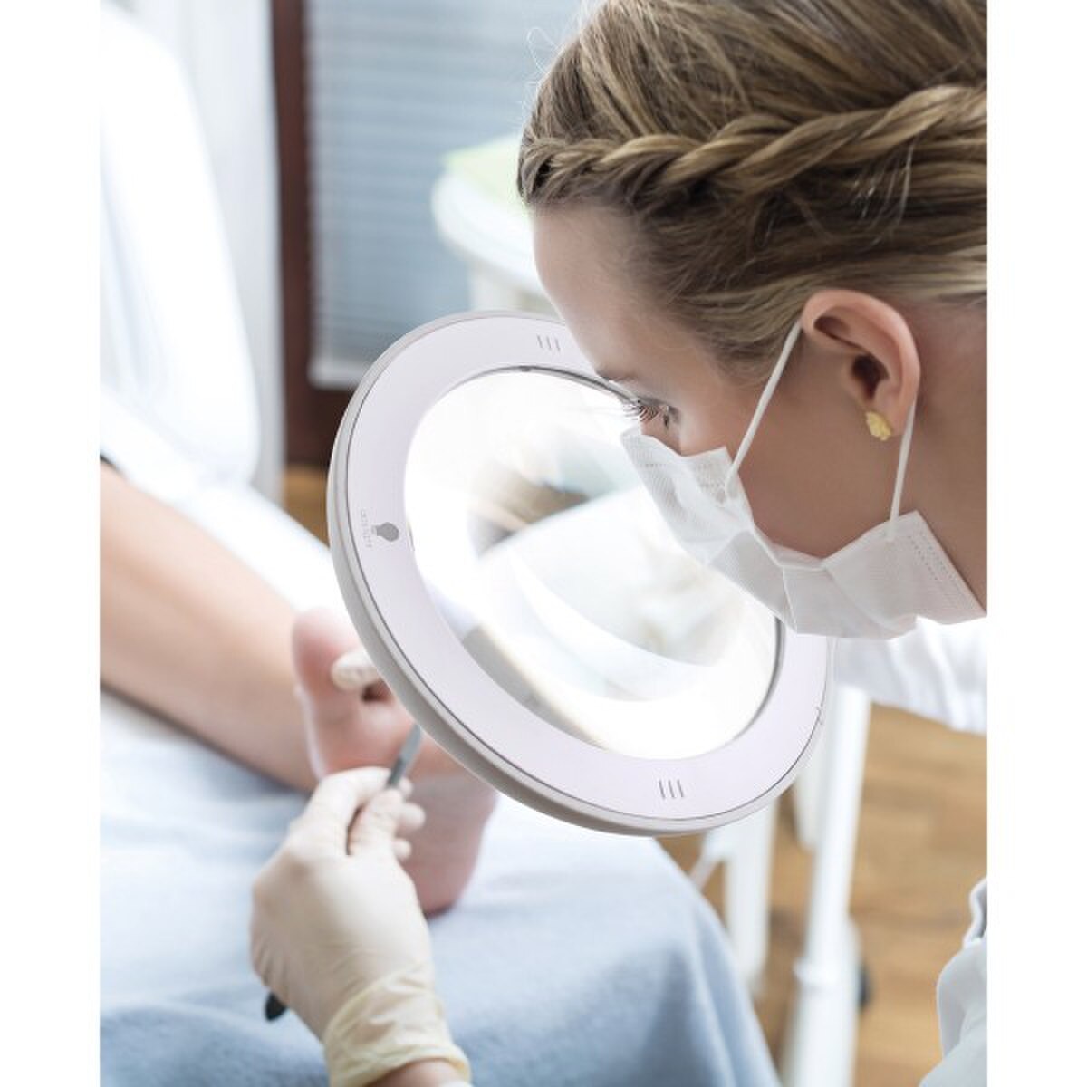 Daylight U25130 Omega 7 Magnifier,